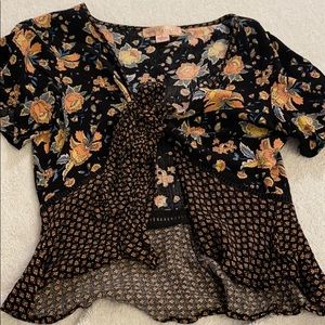 BAND OF GYPSIE tye top!!